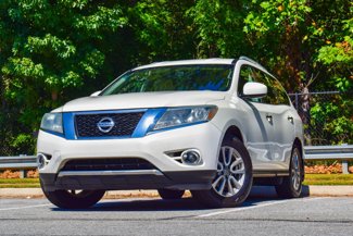 Used 2015 Nissan Pathfinder SV video 1