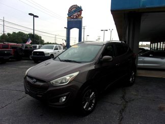 Used 2015 Hyundai Tucson SE image 1