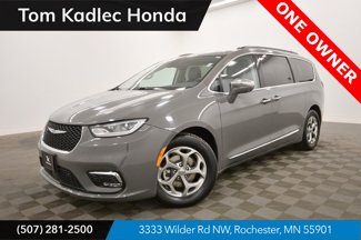 Used 2022 Chrysler Pacifica Limited image 1