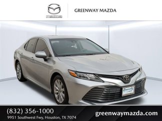 Used 2018 Toyota Camry LE image 1