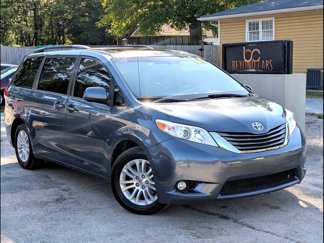 Used 2014 Toyota Sienna XLE image 1