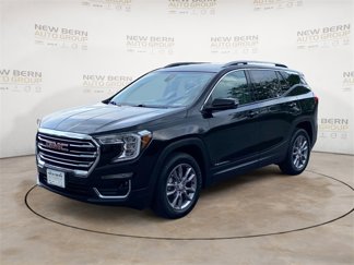 Used 2023 GMC Terrain SLT image 1