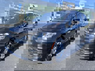 Used 2022 Chrysler Voyager LX image 1