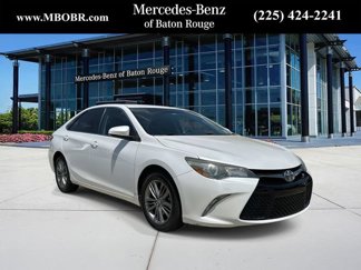 Used 2016 Toyota Camry SE image 1