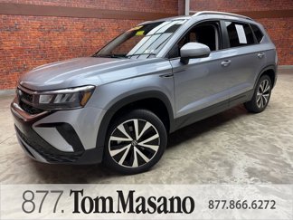 Used 2024 Volkswagen Taos SE image 1