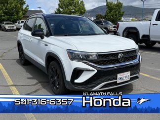 Used 2024 Volkswagen Taos SE image 1