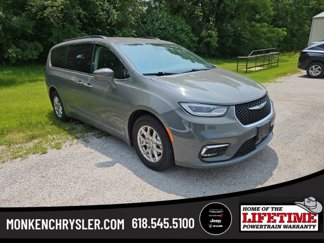 Used 2022 Chrysler Pacifica Touring-L image 1