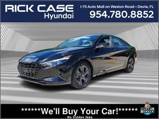 Certified 2023 Hyundai Elantra SEL w/ Preferred Accessory Package image 1