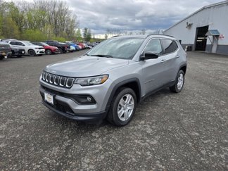 Used 2022 Jeep Compass Latitude image 1