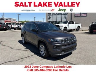 Used 2023 Jeep Compass Latitude image 1