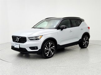 Certified 2022 Volvo XC40 T5 R-Design image 1