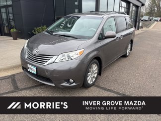 Used 2013 Toyota Sienna XLE image 1