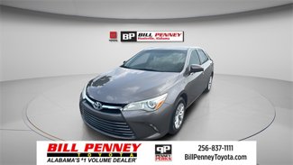 Used 2015 Toyota Camry LE image 1
