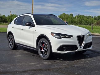 Used 2024 Alfa Romeo Stelvio Ti image 1