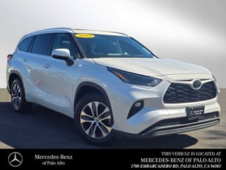 Used 2022 Toyota Highlander XLE image 1