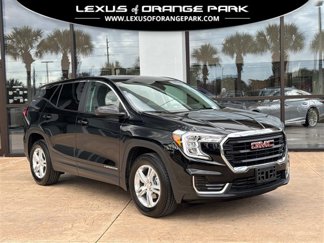 Used 2024 GMC Terrain SLE image 1