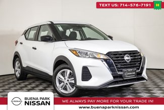 Used 2022 Nissan Kicks S image 1