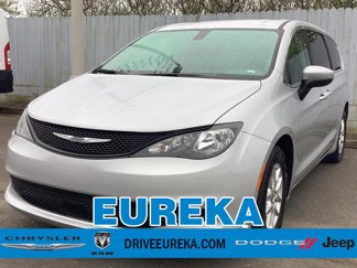 Used 2022 Chrysler Voyager LX image 1