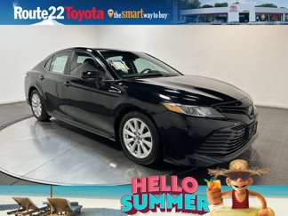 Used 2018 Toyota Camry LE image 1
