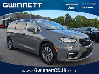 Used 2022 Chrysler Pacifica Touring-L image 1
