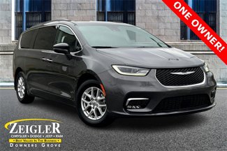 Used 2022 Chrysler Pacifica Touring-L image 1