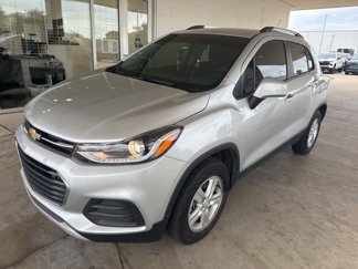 Used 2022 Chevrolet Trax LT w/ LT Convenience Package image 1