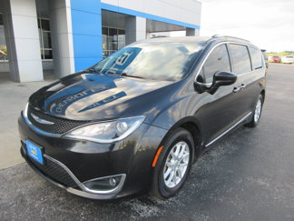 Used 2020 Chrysler Pacifica Touring-L image 1