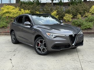 Used 2022 Alfa Romeo Stelvio Ti image 1