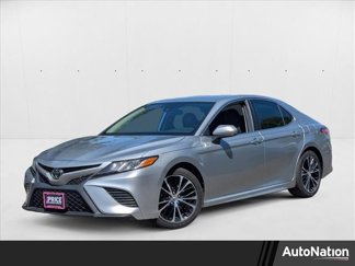 Used 2020 Toyota Camry SE image 1