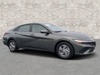 New 2025 Hyundai Elantra SE image 1
