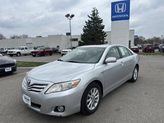 Used 2011 Toyota Camry XLE image 1