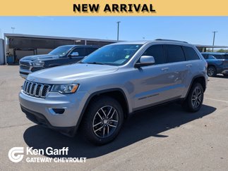 Used 2018 Jeep Grand Cherokee Laredo image 1