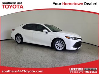 Used 2020 Toyota Camry LE image 1