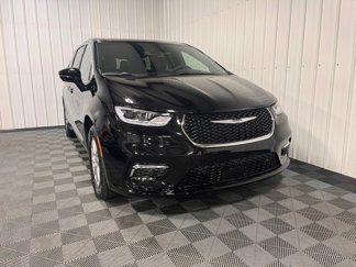 New 2025 Chrysler Pacifica Select image 1