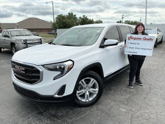 Used 2021 GMC Terrain SLE image 1