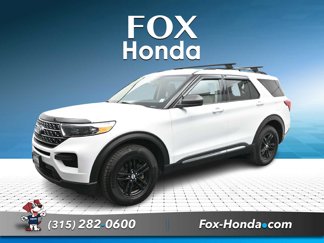 Used 2021 Ford Explorer XLT image 1