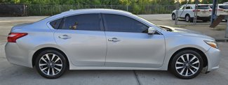 Used 2017 Nissan Altima 2.5 SL w/ Moonroof Package image 1