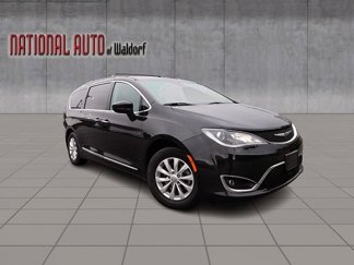 Used 2019 Chrysler Pacifica Touring-L image 1