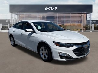 Used 2024 Chevrolet Malibu LT image 1