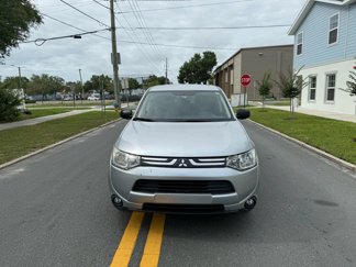 Used 2014 Mitsubishi Outlander ES image 1