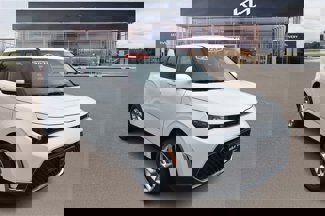 New 2025 Kia Soul LX image 1