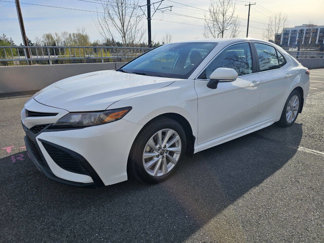 Used 2022 Toyota Camry SE image 1