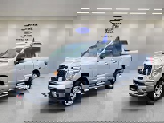 Used 2019 Nissan Titan SV image 1