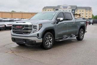 Used 2024 GMC Sierra 1500 SLT image 1