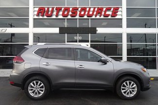 Used 2018 Nissan Rogue SV image 1