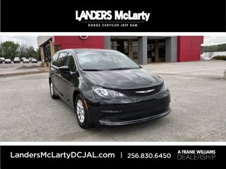 Used 2022 Chrysler Voyager LX image 1