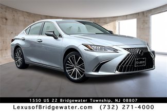Used 2024 Lexus ES 300h w/ Premium Package image 1