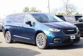 New 2023 Chrysler Pacifica Touring-L image 1