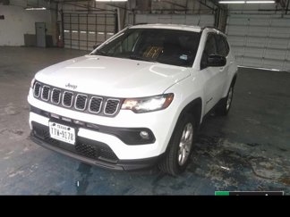 Used 2024 Jeep Compass Latitude image 1