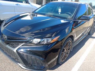 Used 2023 Toyota Camry SE image 1